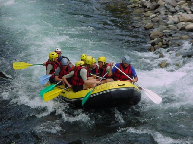  Rafting adventure on the Gave d Oloron 